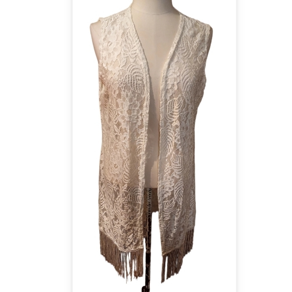 QUESTIONS women's cardigan white size L in excellent condition